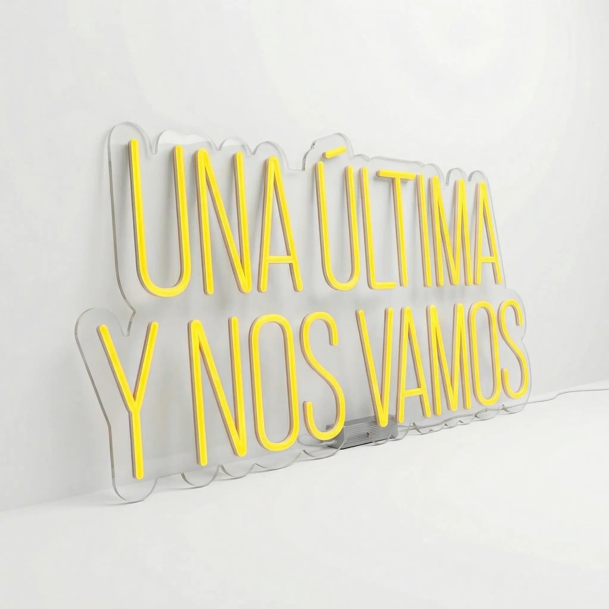 Neón LED “Una Última y Nos Vamos” | Decoración Luminosa para Bares y Fiestas