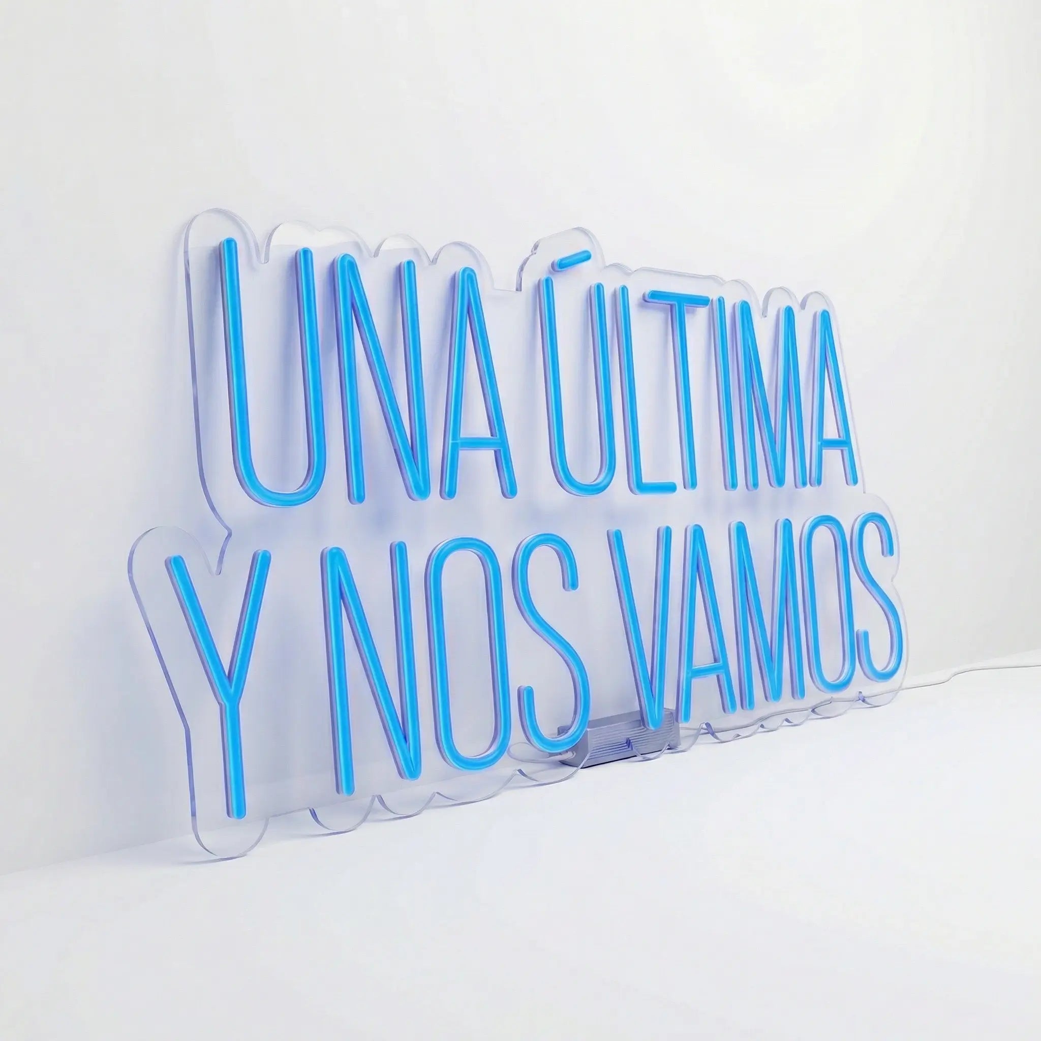 Neón LED “Una Última y Nos Vamos” | Decoración Luminosa para Bares y Fiestas