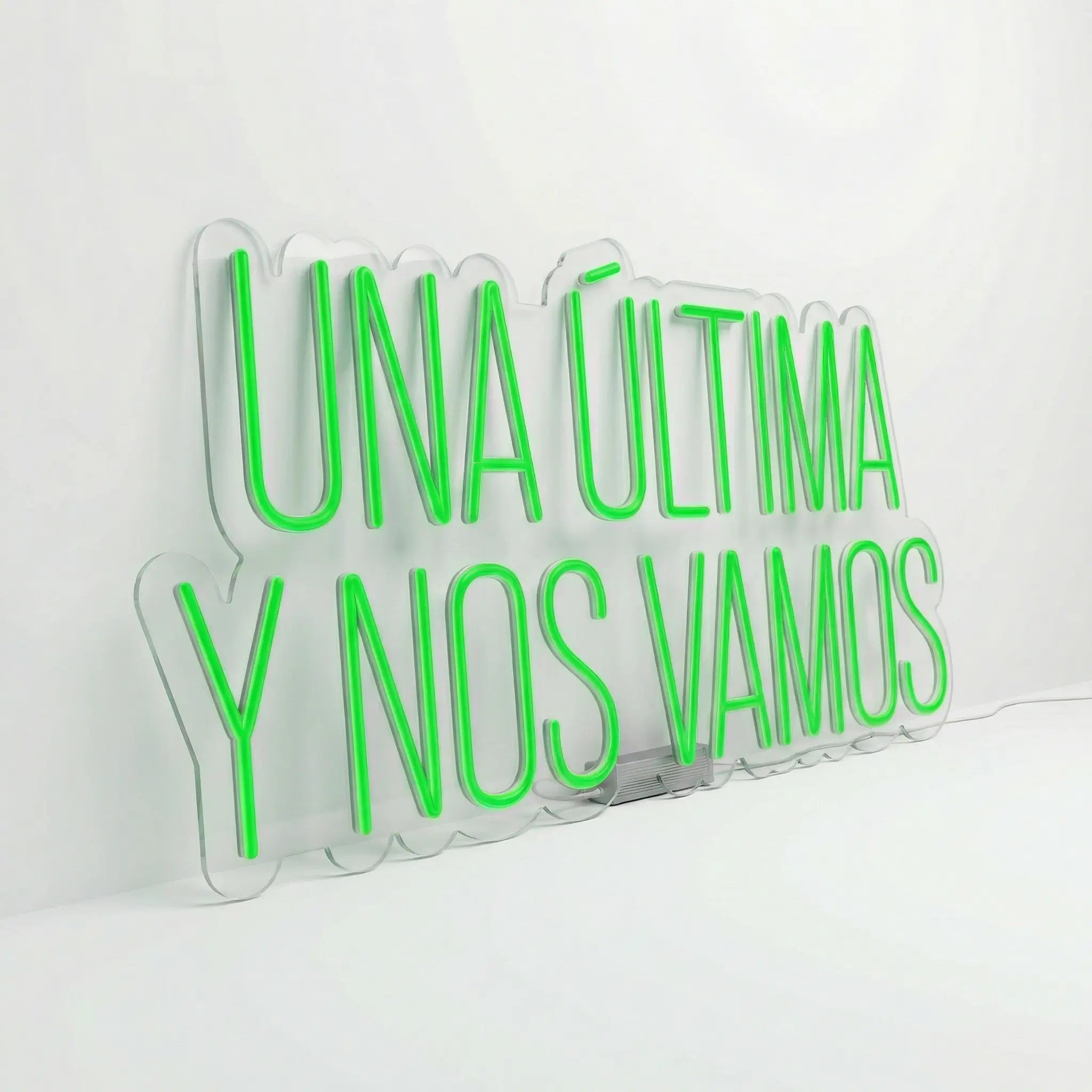 Neón LED “Una Última y Nos Vamos” | Decoración Luminosa para Bares y Fiestas